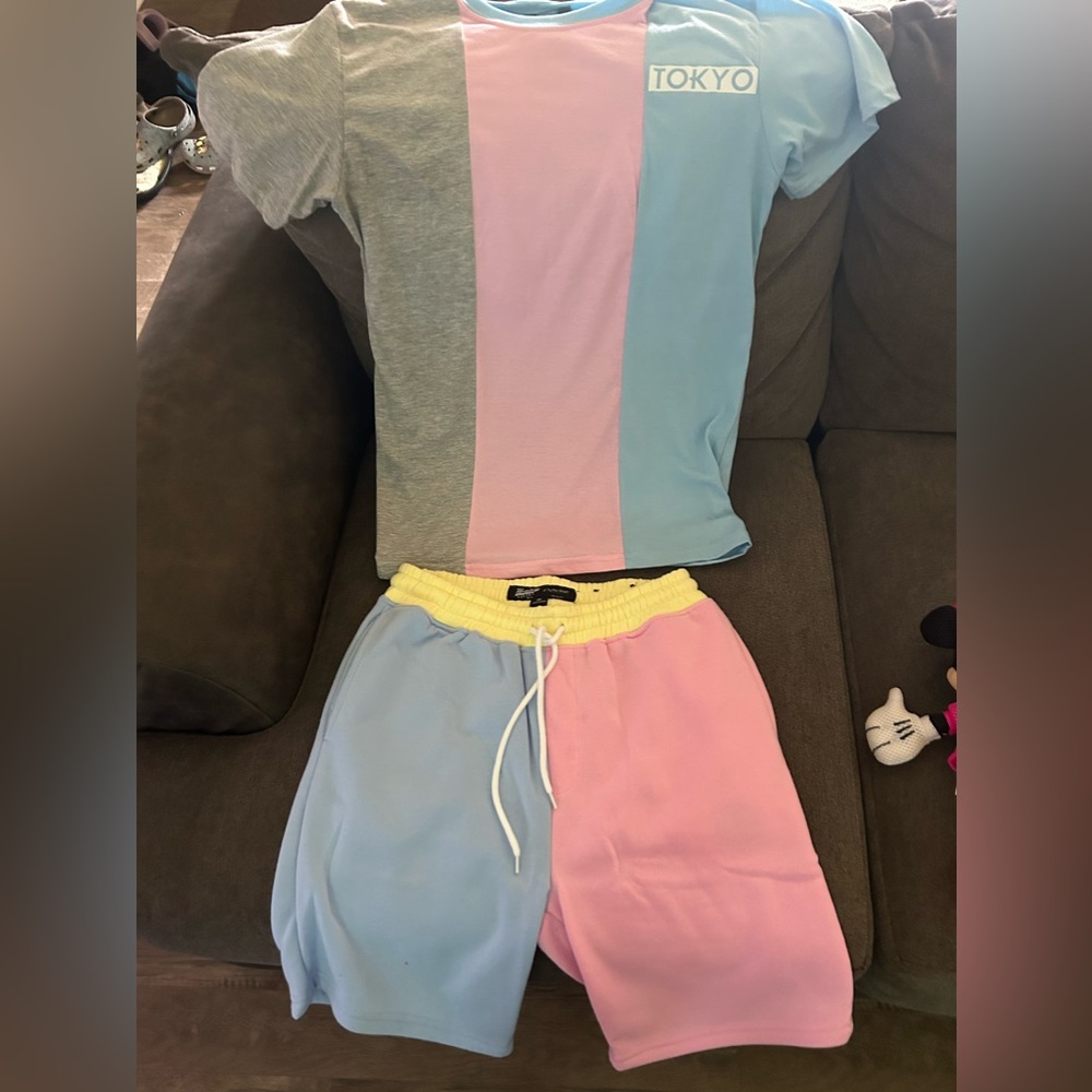 Pink, blue and grey short set. Only wore once, great condition.